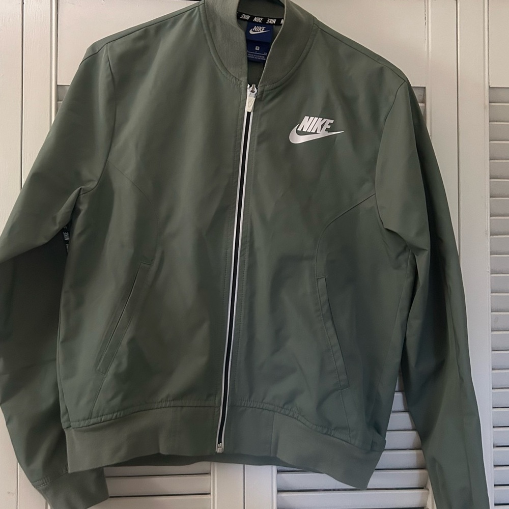 Nike Windbreaker Army Green Size S